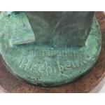 Aleksander Archipenko (1887 - 1964): Fésülködő nő. Patinázott bronz, 1915-ös eredeti datálással, vélhetően későbbi öntés...