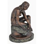 Kisfaludi Strobl Zsigmond (1884-1975): Fürdőző nő. Patinázott bronz, márvány talapzaton. Jelzett, 1...