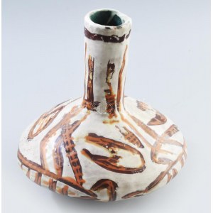 Gorka Lívia (1925-2011) : Absztrakt vonalazású váza. Jelzett, hibátlan, d : 22 cm, m : 24 cm