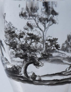 Vadász pohár, csiszolt cseh üveg XIX. sz. vége., formába fújt kézzel festett, 11,5 cm