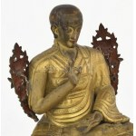 Ülő láma. Tibet, 19. sz vége, rézlemez, lezárt, pótolt, hiányos, kopással, m: 18 cm