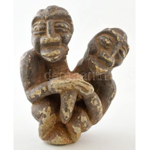 Kissi kőfaragás. Kétalakos sírfigura, korának megfelelő állapotban, Guinea, 16-19. század ?. m: 28,5 cm. A nyugat...