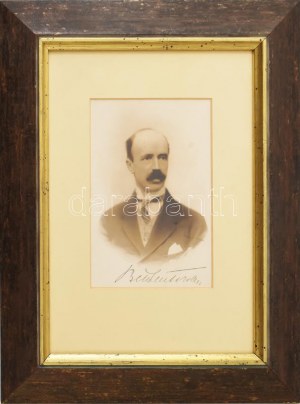 Bethlen István (1874-1946) miniszterelnök aláírt fotója üvegezett keretben 11x17 cm
