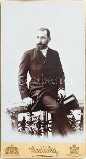 Váradi Antal (1854-1923) è stato un dottore, un dottore, un tagja Kisfaludy Társaság e un Petőfi Társaság főtitkára...