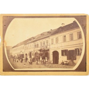 cca 1885 Abrudbánya, utcakép, Szabó Sándor pecséttel jelzett fotója, sérült karton, foltokkal, 17,5×25,5 cm / Abrud...