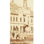 cca 1900 Brád. (Brad, Erdély) Vasútállomás nagy méretű fotó kartonon. Zselatinos ezüst nagyítás 38x28 cm ...