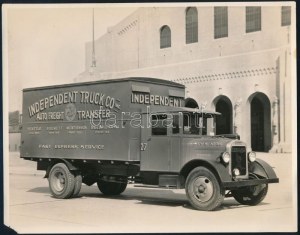 cca 1930 Seattle, Independent Truck költöztető teherautó nagy méretű fotója sarok hiánnyal 26x20 cm ...
