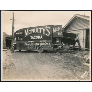 1930 circa Tacoma. Mc.Nulty's költöztető autó nagy méretű fotója sarok sérüléssel 26x20 cm ...