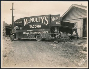 cca 1930 Tacoma. Mc.Nulty's költöztető autó nagy méretű fotója sarok sérüléssel 26x20 cm ...