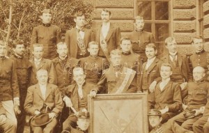 1910 circa Selmecbányai Erdő- és Bányamérnöki Akadémia tanulóinak csoportképe, kartonra kasírozott fotó, Anner József ...