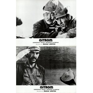 cca 1989 előtt készült ,,Ostrom című szovjet film jelenetei és szereplői, 7 db vintage produkciós filmfotó (vitrinfotó...