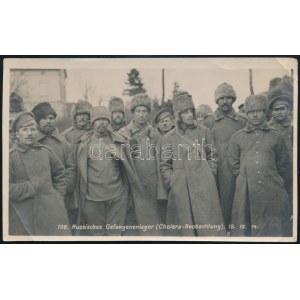 1914 Kolera-megfigyelés alatt álló orosz hadifoglyok csoportja. Eredeti fotó, kis saroktöréssel, 14x8,5 cm ...