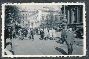 1956 Fotósorozat 13 db fotóval a forradalom napjaiból Budapestről, Vörös csillag leszedése Kálvin tér...
