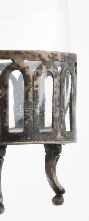 Ezüst (Ag) fűszertartó, eredeti fútt üvegbetéttel, jelzett, 7×8×5,5 cm, nettó : 53,7 g