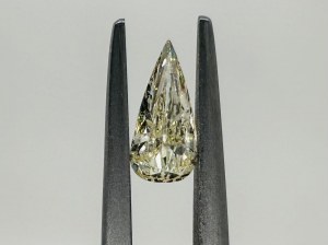 FANCY COLOR DIAMOND 0.45 CARATS YELLOW COLOR - SI2 CLARITY - PEAR CUT - GEMMOLOGICAL CERTIFICATE MAROZ DIAMONDS LTD ISRAEL DIAMOND EXCHANGE MEMBER - LASER ENGRAVED NUMBER IN THE CROWN - BB40301-2-LC