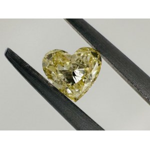 FANCY COLOR DIAMOND 0.39 CARATS YELLOW COLOR - CLARITY SI2 - HEART CUT - GEMMOLOGICAL CERTIFICATE MAROZ DIAMONDS LTD ISRAEL DIAMOND EXCHANGE MEMBER - LASER ENGRAVED NUMBER IN THE CROWN - BB40301-8-LC