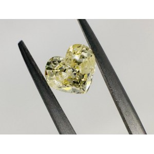 FANCY COLOR DIAMOND 0.75 CARATS YELLOW COLOR - CLARITY I1 - HEART CUT - GEMMOLOGICAL CERTIFICATE MAROZ DIAMONDS LTD ISRAEL DIAMOND EXCHANGE MEMBER - BB40301-14
