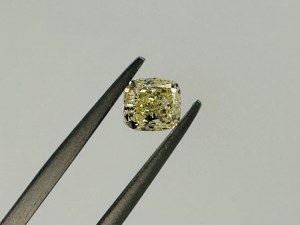 DIAMOND 0.9 CTS LIGHT YELLOW - SI2 - UD30117-1