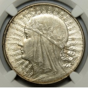 10 gold 1932, Head of a woman, London