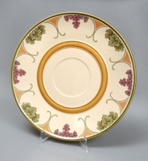 Large plate, Germany, Mettlach, Villeroy&Boch, late 19th century.