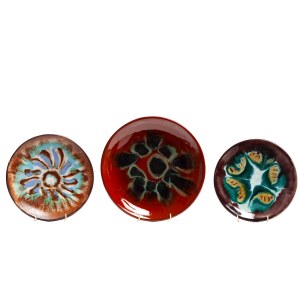 Súprava troch dekoratívnych tanierov, Družstvo ľudového a umeleckého priemyslu Kamionka