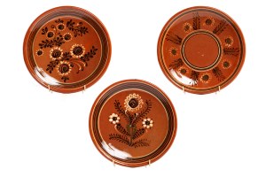 Set of three decorative platters, Cooperative of Folk and Artistic Industry 