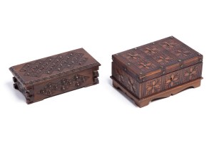 Ensemble de deux cercueils en bois, Cepelia