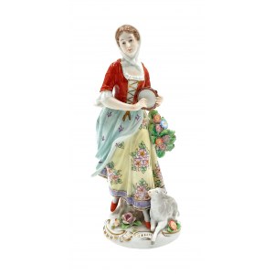Shepherdess figurine playing the tambourine