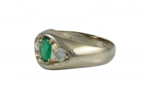 Gold signet emerald 0.51ct, diamonds ł.0.44ct