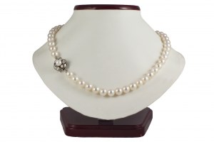 Ocean pearl necklace 7.4-7.9mm, clasp 750