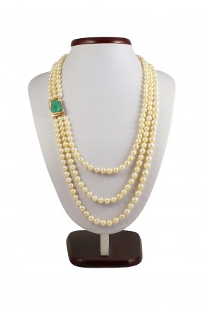 Triple necklace of South Sea Pearl lightly graded pearls 6-9mm