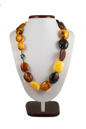 Collier de perles d'ambre multicolores