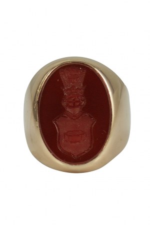 Gold heraldic signet ring with carnelian