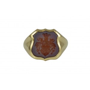Gold coat of arms signet ring with two-color agate