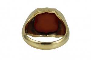 Gold coat of arms signet ring with two-color agate