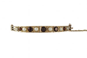 Gold Art Deco England bracelet with garnets and pearls