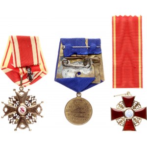Zestaw 2 orderów i 1 medal z dokumentami Mikołaja Rodkiewicza - Izba Skarbowa Ziemi Liwskiej (Ryga)
