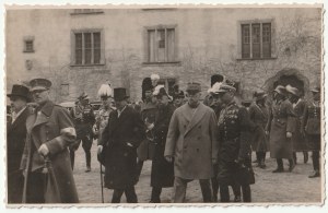 FOTO z pohřbu J. Pilsudského, na snímku francouzská delegace, 1935