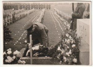 SIKORSKI Władysław. Zestaw 10 fot. cz.-b. z pogrzebu w Newark 16.02.1943
