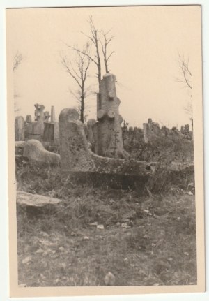 WHITE CERKIEW. Jewish cemetery, photo of a Wehrmacht soldier.