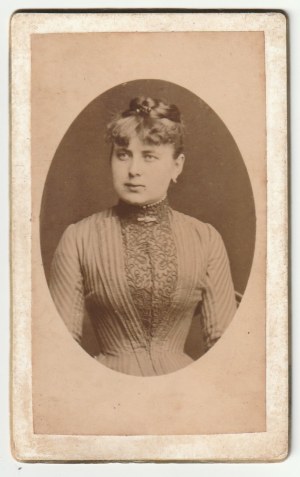 NOWY SĄCZ. Portrait d'une femme. Studio photographique J. Jasica