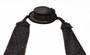 Women's hat, black velvet with sashes