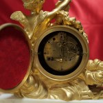 Un orologio in bronzo dorato al mercurio