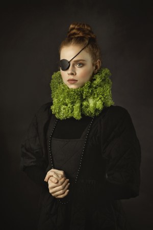 Dorota Górecka, Portrait with green orifice