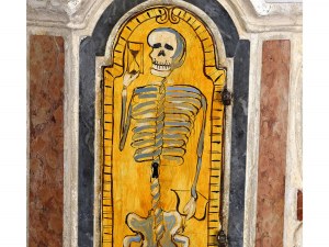 Sakristeischrank mit Skelett, Italien, 16. Jahrhundert