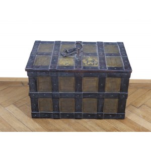 Iron chest, 17th century