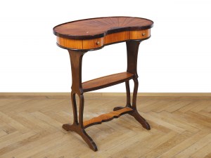 Kleiner nierenförmiger Tisch, Biedermeier, um 1830/40