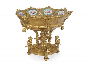 Element centralny, połowa XIX wieku, porcelanowe talerze z Sèvres