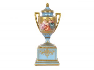 Ernst Wahliss, Oschatz 1837 - 1900 Vienna, lidded vase with scenes from mythology after Angelika Kauffmann