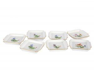 7 small bowls with floral motifs, Meissen
